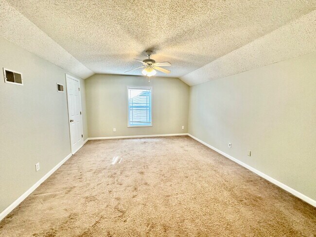 Building Photo - Fantastic Three Bedroom Updated Home in Bluffton!