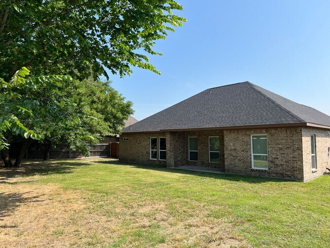 Building Photo - Lovely home for rent in Ennis, TX!