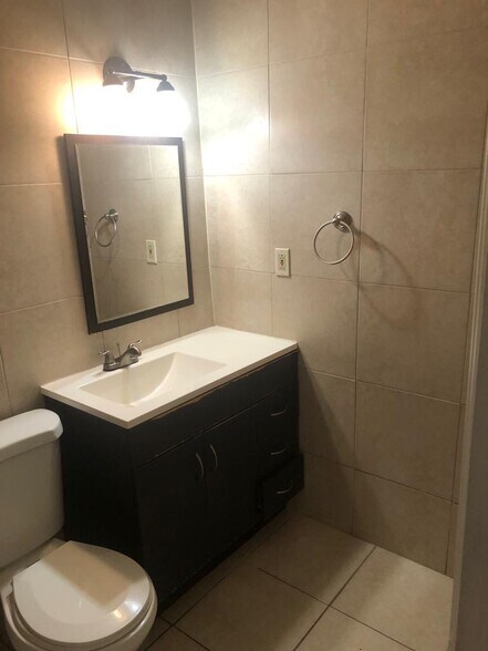 Building Photo - 1420 N 69th Way