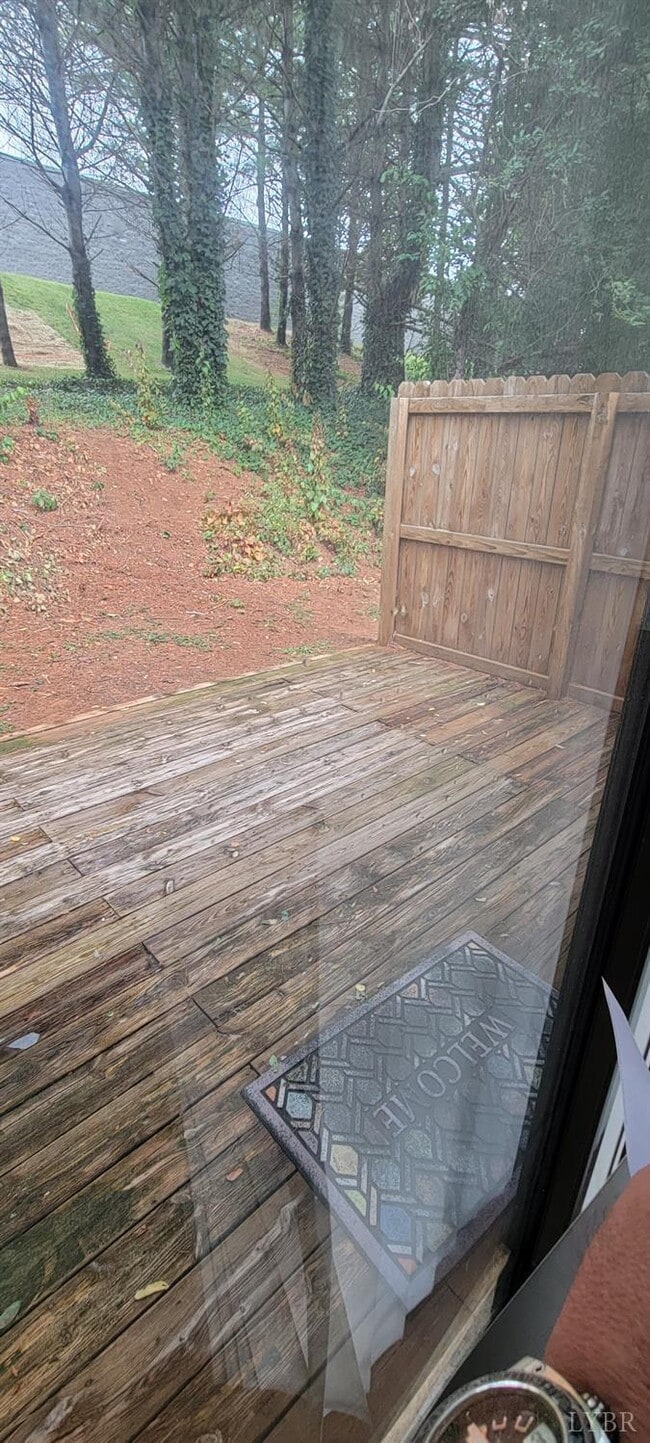 Building Photo - 112 Montview Forest Dr