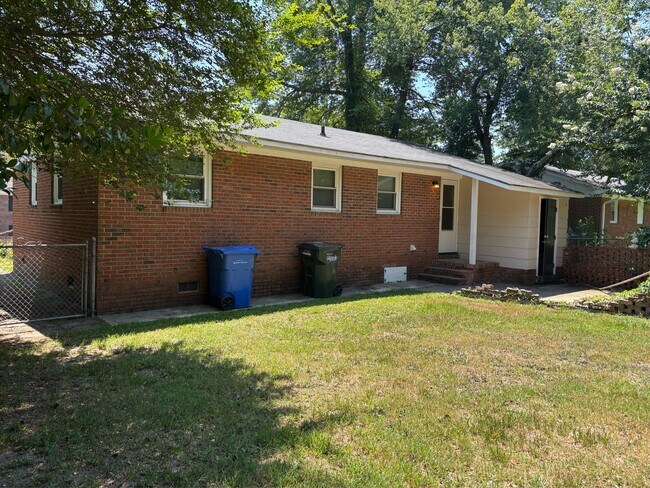 Building Photo - 1070 Rulnick St