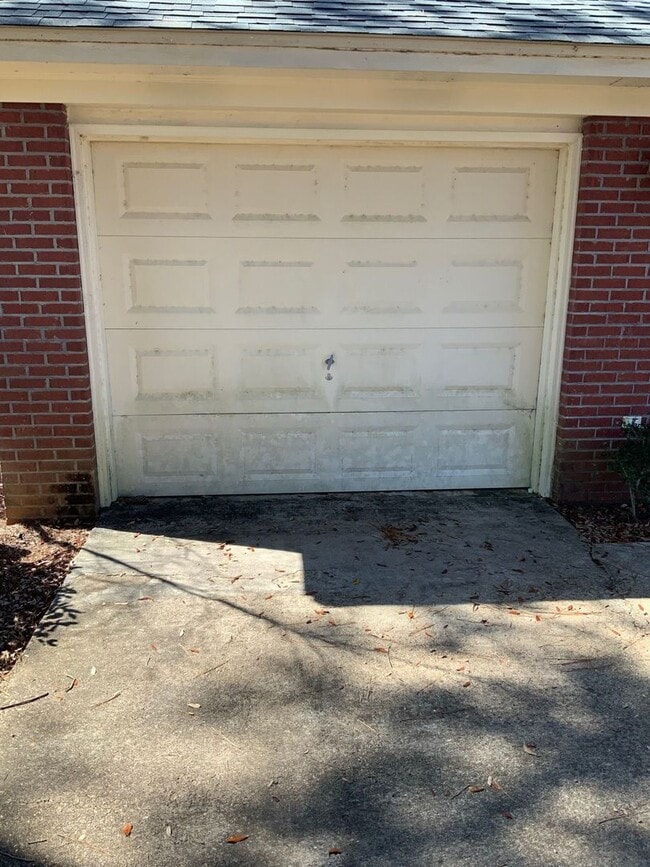 Building Photo - 971 Manningham Rd