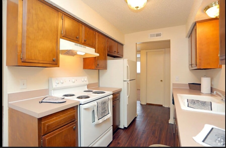Interior Photo - meadow park