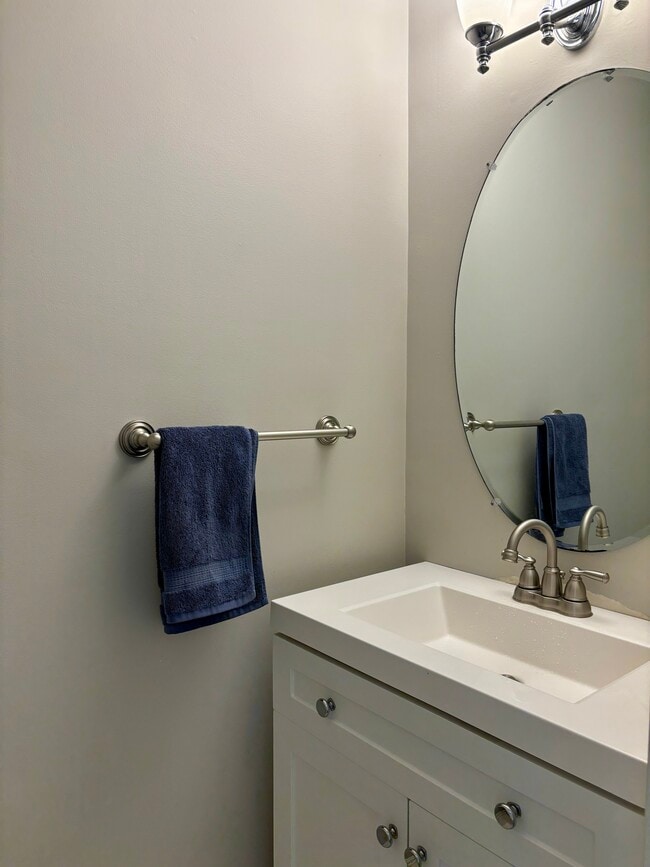 Building Photo - 2057 Pieris Ct