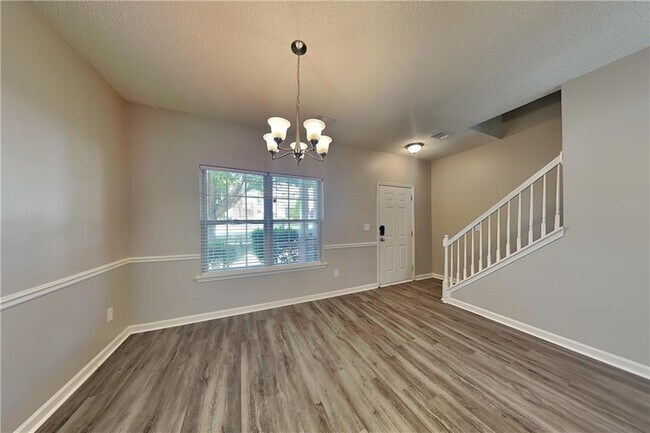 Building Photo - 2150 Beckenham Pl