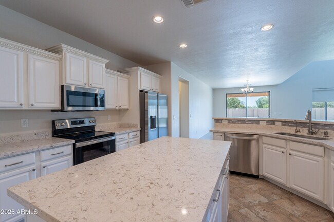 Building Photo - 12307 W Villa Hermosa