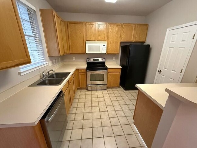 Building Photo - https://youtu.be/wyzPNZAWVWA?si=NV1Tv_AtGaQrvtzh