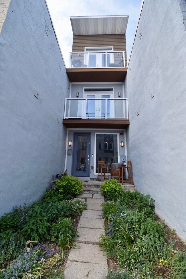 Building Photo - 415 Richardson Pl NW