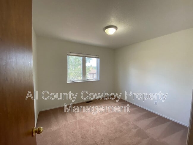 Building Photo - 929 E Palmer Dr
