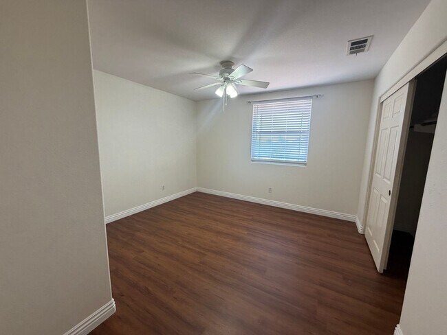 Building Photo - 1683 Falcon Peak St
