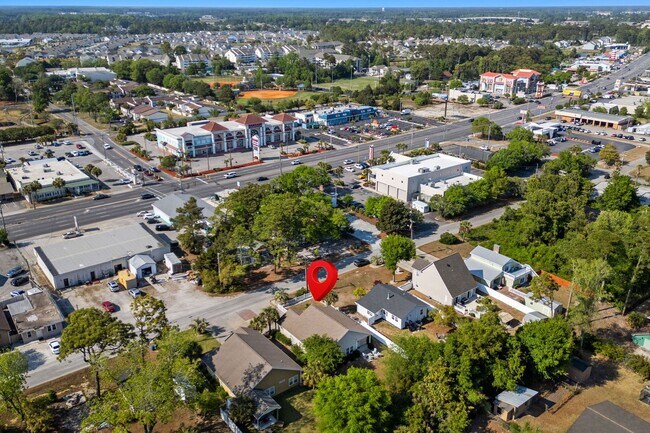 Building Photo - Coastal Living at its Best: Charming 3-Bedroom Near the Beach