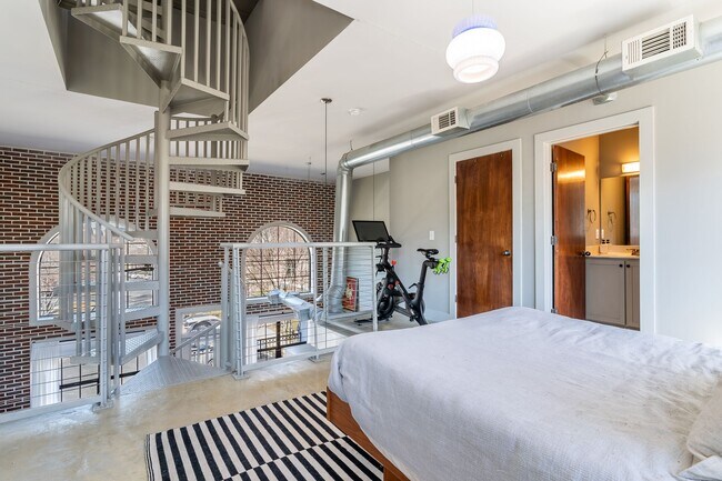 Building Photo - 791 Wylie St SE