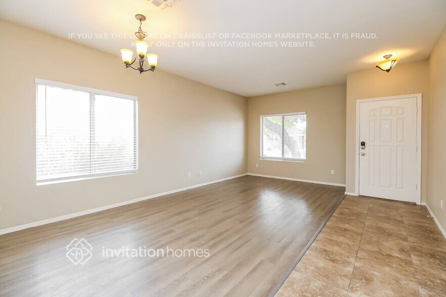 Building Photo - 774 E Drifter Pl