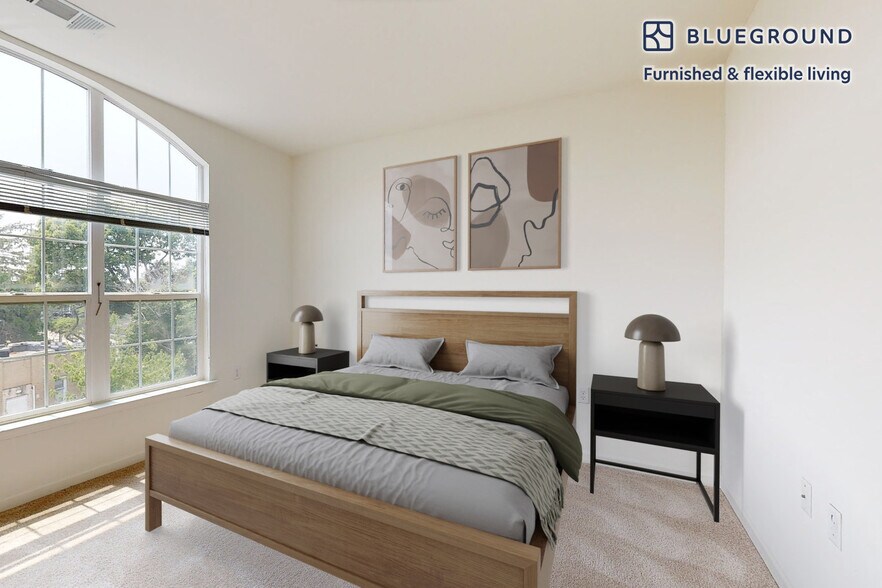 Building Photo - 80 N Central Ave