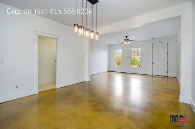 Building Photo - 1427 Winding Creek Dr
