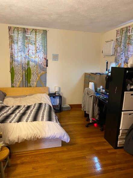 Building Photo - 142 Powder House Blvd