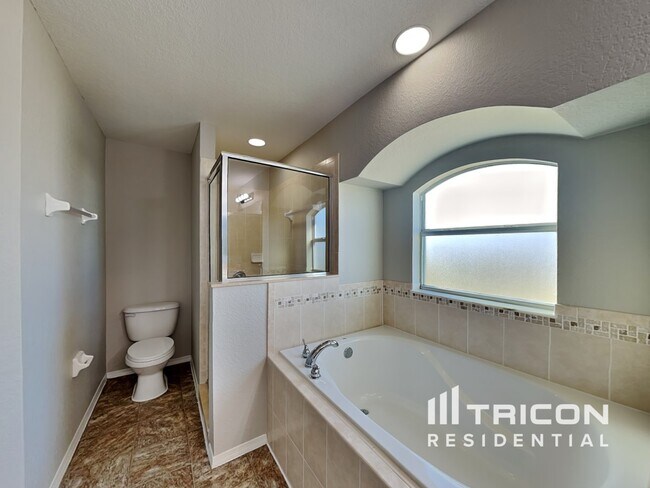 Building Photo - 495 Majestic Gardens Blvd