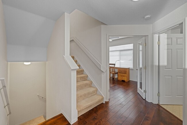 Building Photo - FURNISHED or unfurnished - 3 bed 3 bath Gated Highlands Ranch Home!