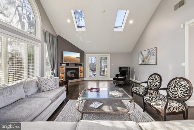 Building Photo - 5301 Goldsboro Rd