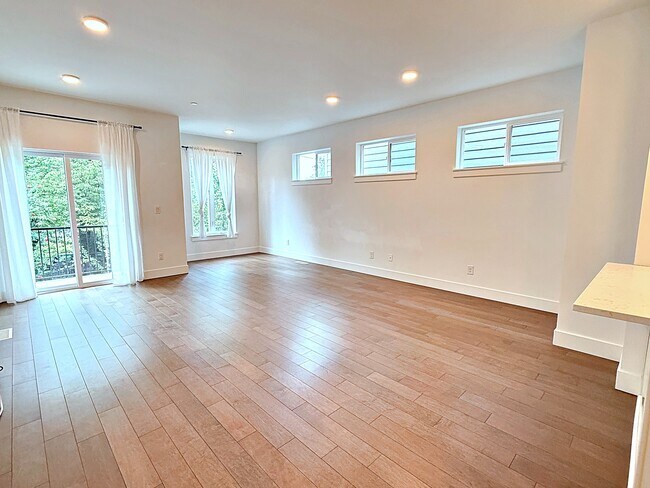 Building Photo - 4209 SE 80th Ave