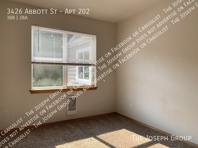Building Photo - 3426 Abbott St