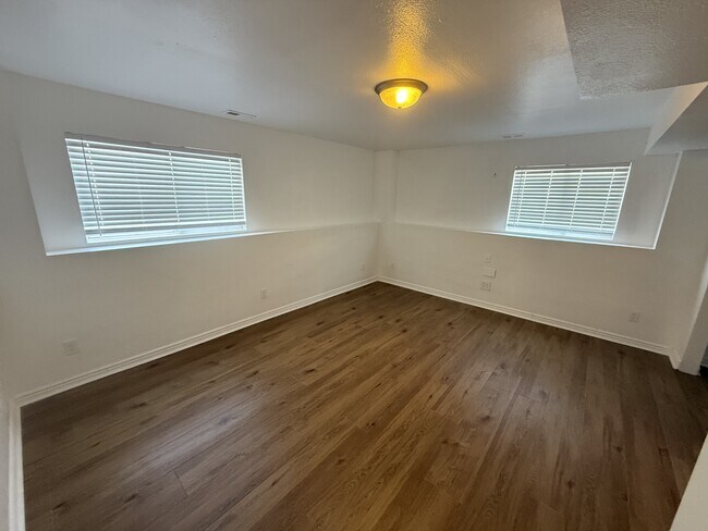 Building Photo - 4541 Dinosaur Ct