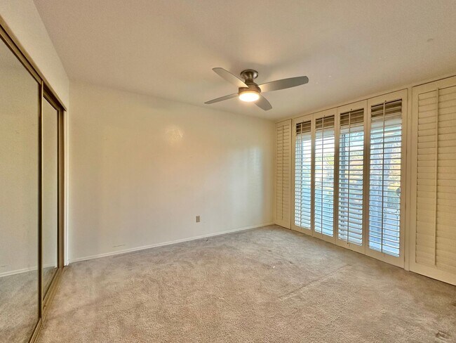 Building Photo - Elegant 3BR/2.5BA Home with Sparkling Pool!