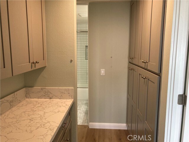 Building Photo - 6542 Ocean Crest Dr