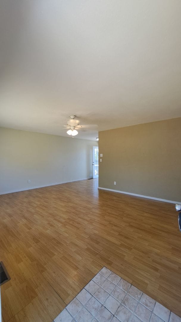Building Photo - 2 Bedroom 1 Bath Duplex
