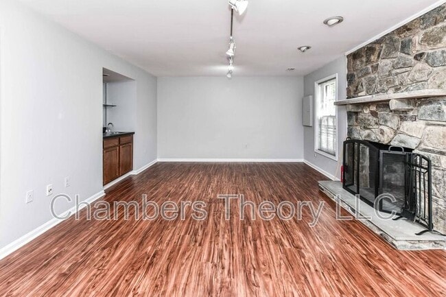 Building Photo - 2109 Kings Mill Ct