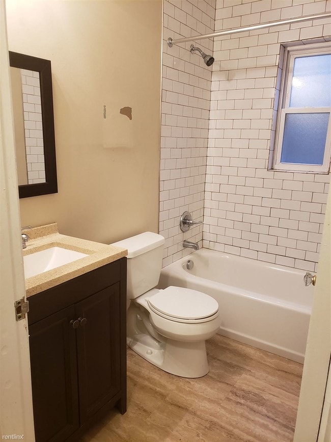Building Photo - 1 br, 1 bath  - 2621 Park Ave