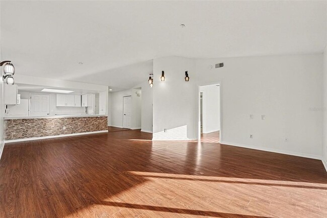 Building Photo - 18302 Aintree Ct