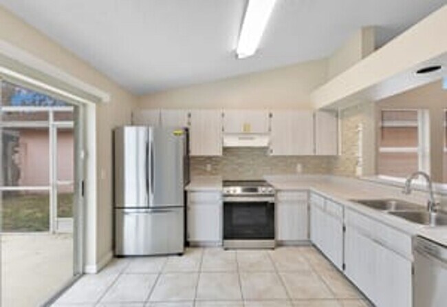 Building Photo - 8821 Parliament Ct