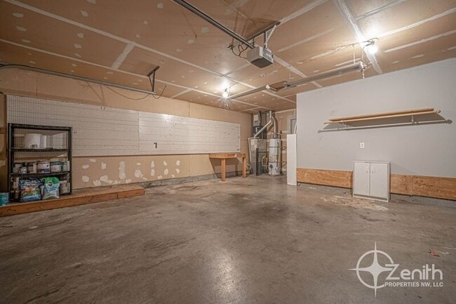 Building Photo - 2819 NE 54th St