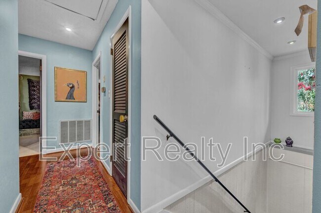 Building Photo - 373 Laredo Dr