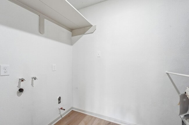 Building Photo - 3903 High Point Ln