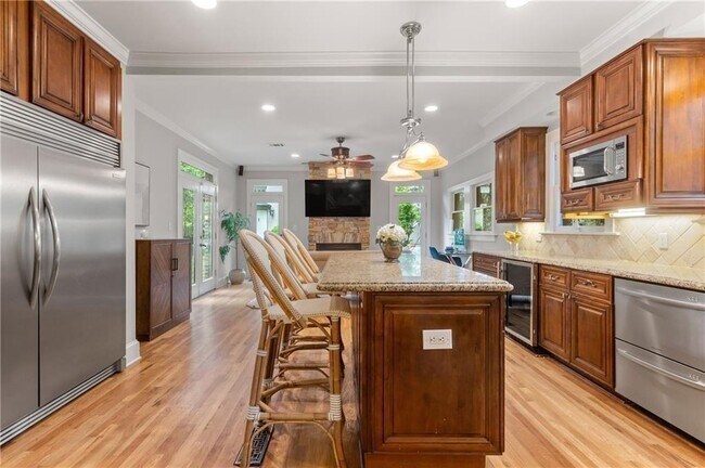 Building Photo - 685 E Morningside Dr NE