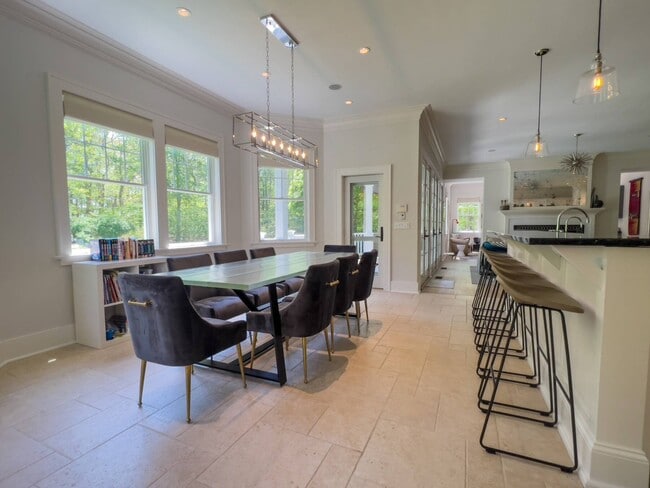 Building Photo - 118 Water Mill Towd Rd