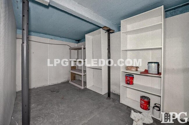 Building Photo - 4120 Parrakeet Ave