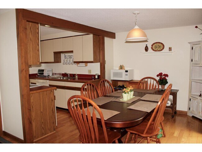 Building Photo - 619 Otter Rd