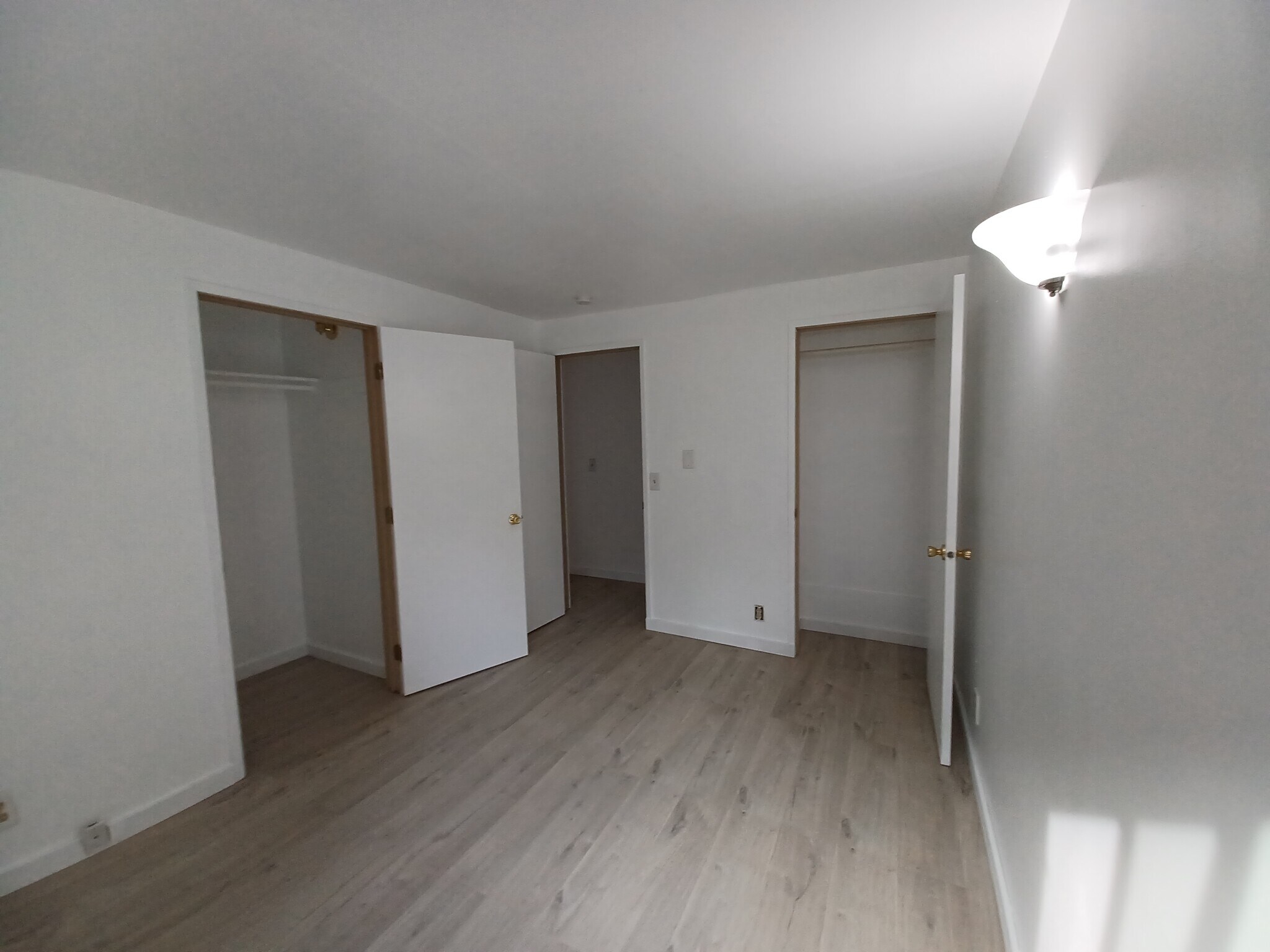 Building Photo - 308 S Yantic Ave