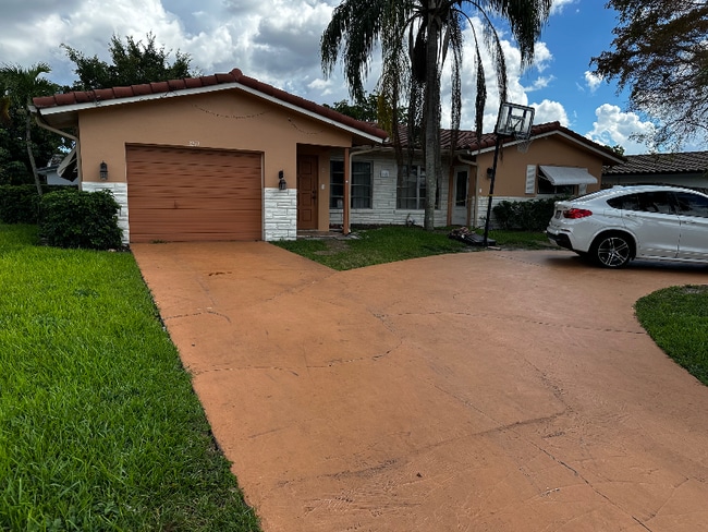 Building Photo - 3259 NW 118th Ln