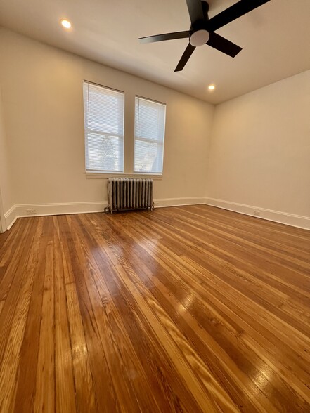 Building Photo - 171 Lewis Ave
