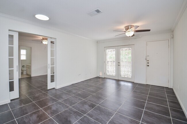Building Photo - 854 Wax Myrtle Ln