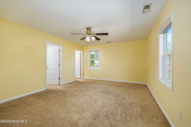 Building Photo - 209 Oak Grove Cir