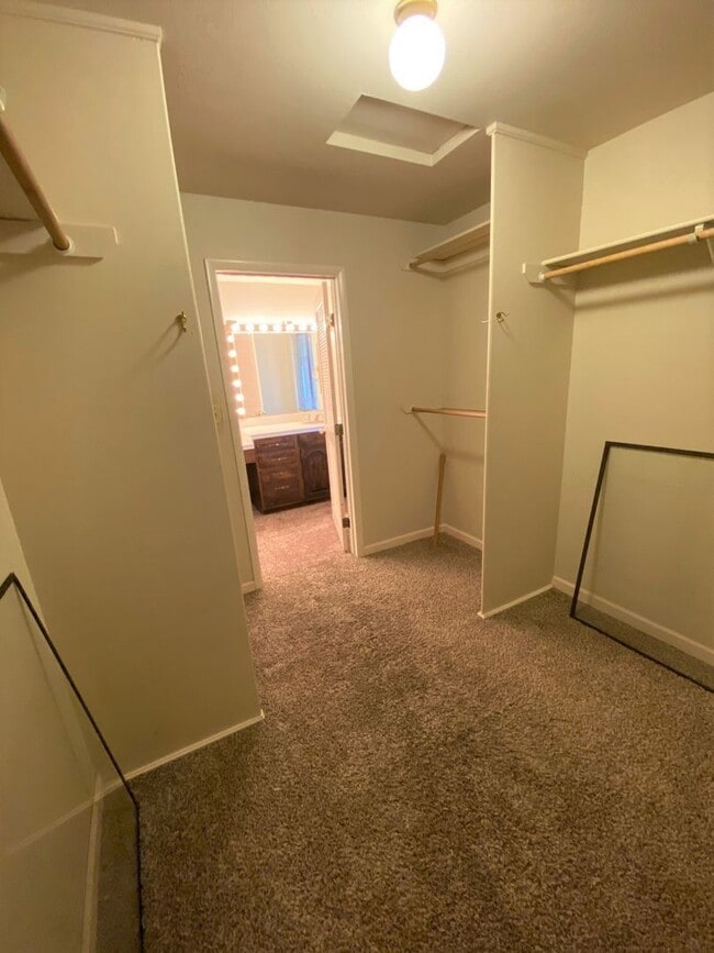 Building Photo - Beautiful Home in Old Southwest Reno w/Large Backyard