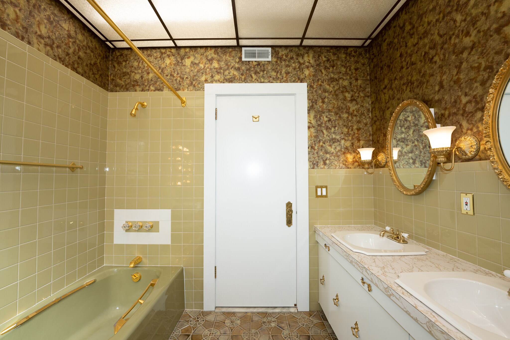 Building Photo - 177 Park St