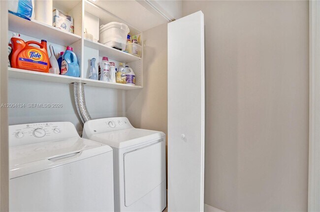 Building Photo - 501 NE 31st St