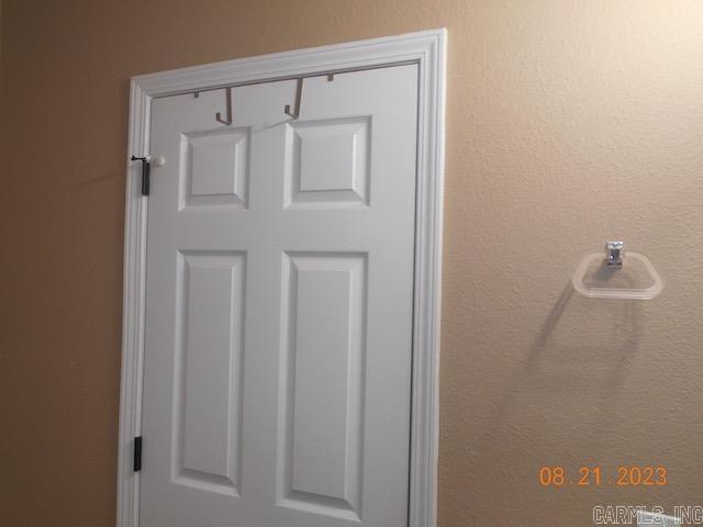 Building Photo - 20621 Cole Ln