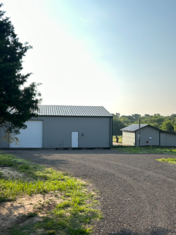 Building Photo - 911 N U.S. Hwy 69